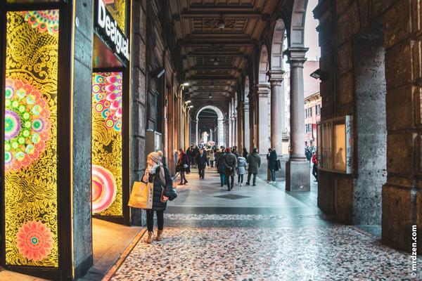 Болонья: выкинь свой болоньевый зонт, съешь лучше пасты