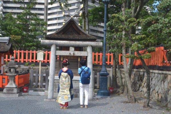 Фусими Инари Тайся. Храм тысячи ворот Фусими Инари Тайся. Храм тысячи ворот